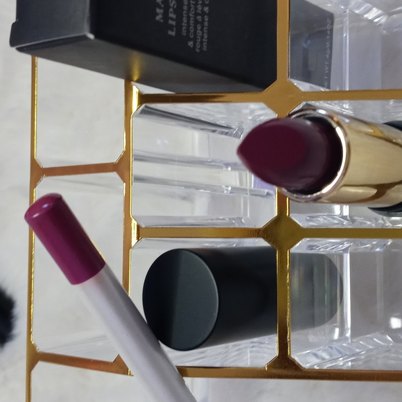 Cosmetics - Picture 2 of 2